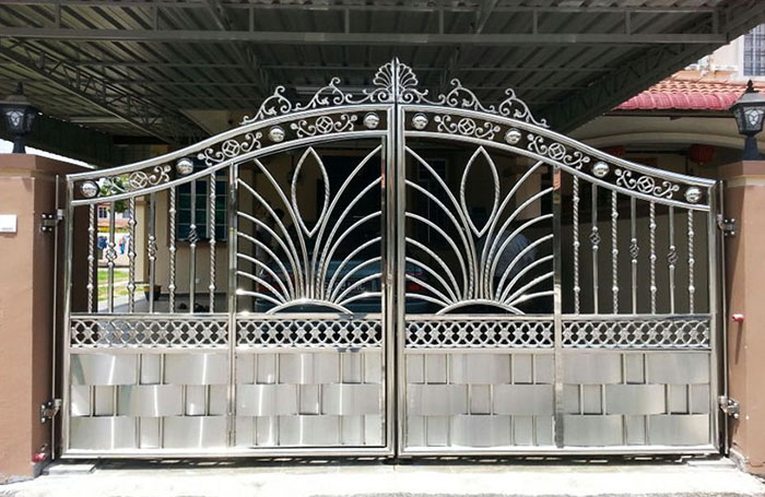cổng inox cổ điển đẹp